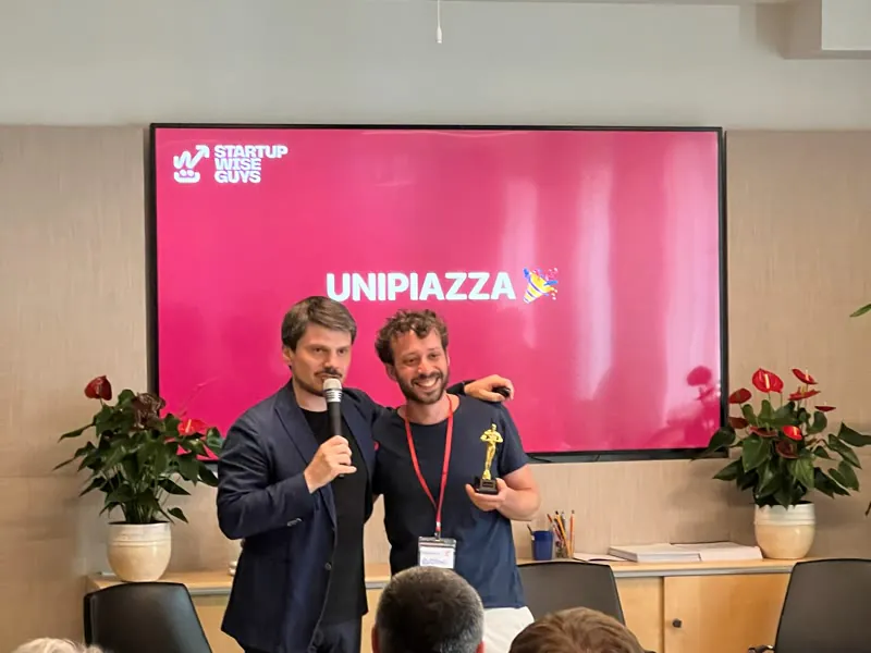 Unipiazza sul palco del Launch Day di Startup Wise Guys